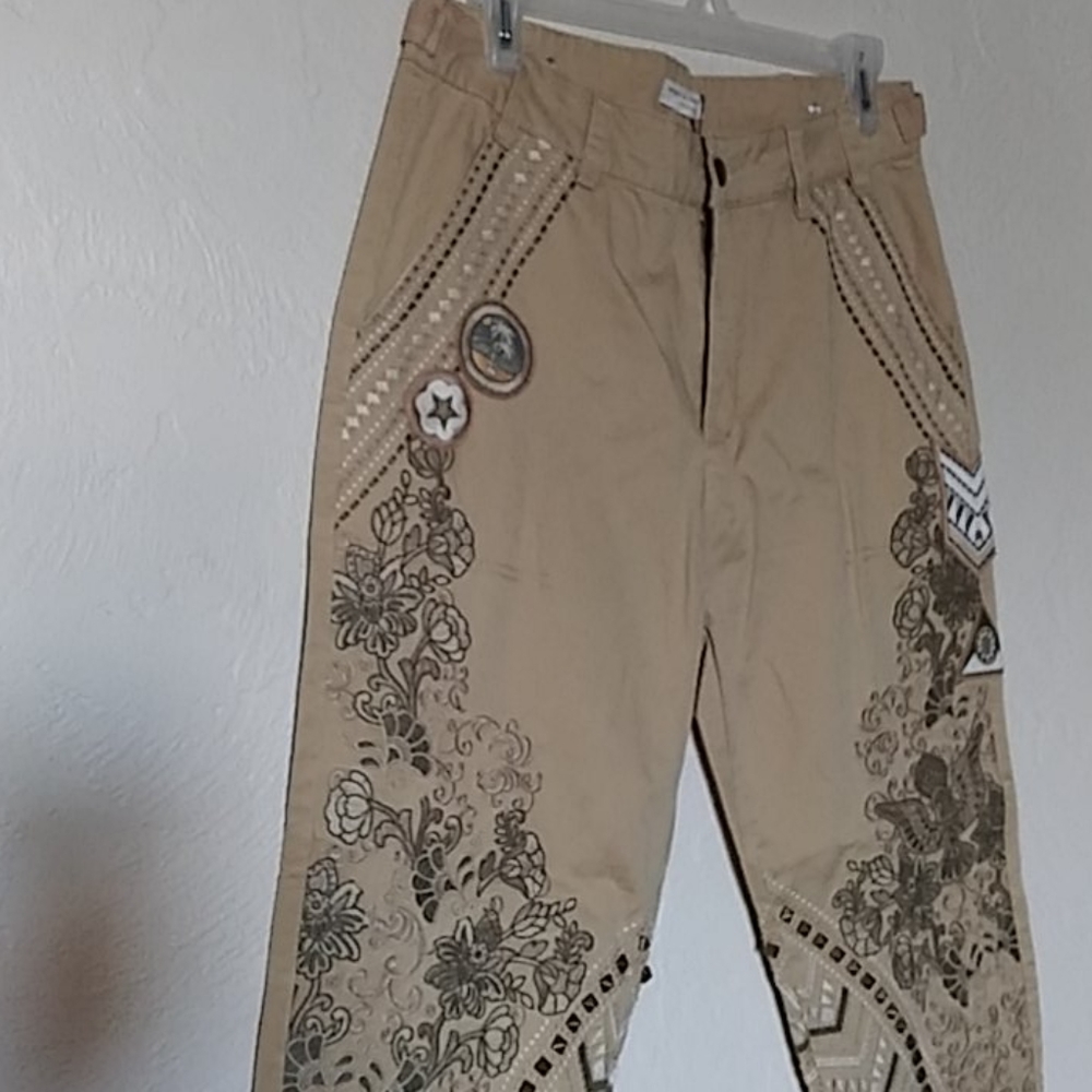 NWT Spell & The Gypsy Wanderer Pant Taupe beautiful detailing Sz Small